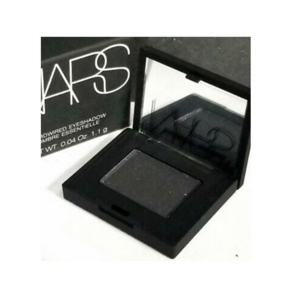 Nars Hardware Eyeshadow in Night Breed. - Picture 1 of 5